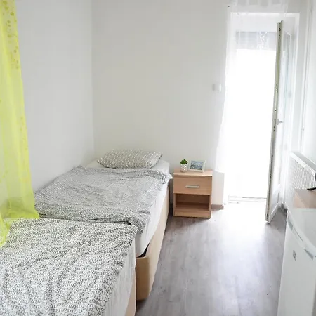 Petofi Setany Panzio Siofok Apartment Exterior photo